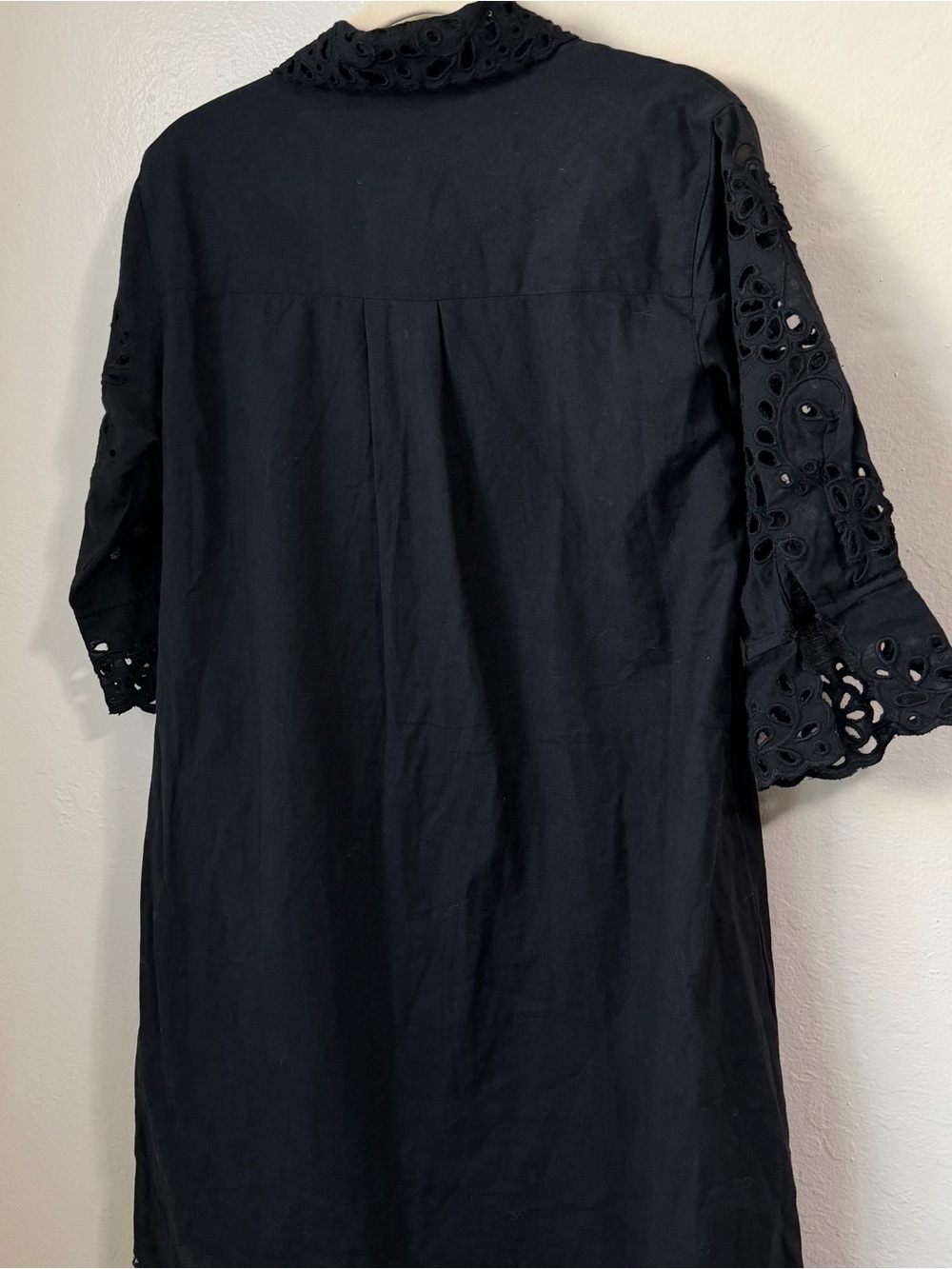 Connie Roberson Black Eyelet Button Down Tunic Shirtdress XS w/ pockets like new - Picture 9 of 10